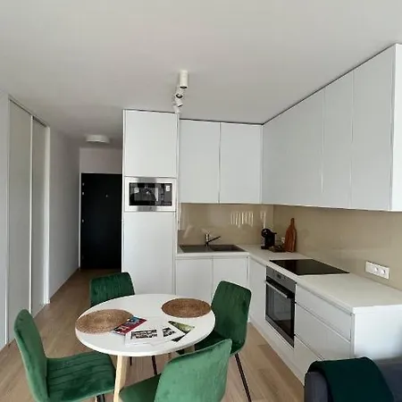 Citycentre With Free Parking Apartmán
