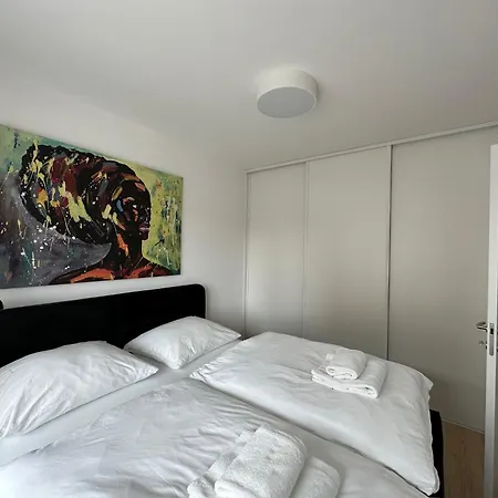 Citycentre With Free Parking Apartmán